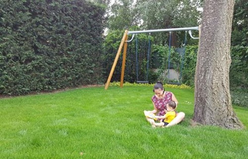 Quý tử nhà Thu Minh nay đã lớn phổng phao - 2