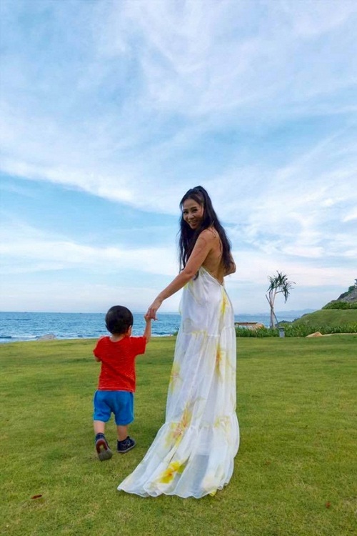 Quý tử nhà Thu Minh nay đã lớn phổng phao - 3