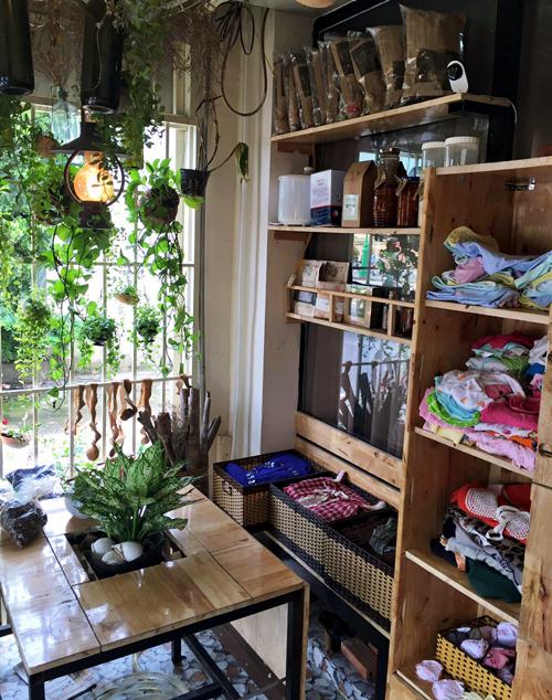 Chuyện ấm áp về bà mẹ Sài Gòn làm tủ đồ miễn phí dành cho mẹ và bé sơ sinh - 3