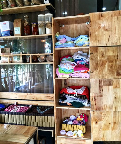 Chuyện ấm áp về bà mẹ Sài Gòn làm tủ đồ miễn phí dành cho mẹ và bé sơ sinh - 2