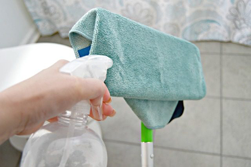 Không cần nước tẩy, 2 nguyên liệu có thể giúp lau sạch bóng sàn nhà - 4