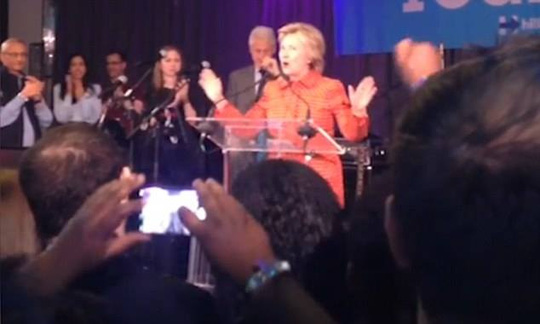 Bà Clinton quot;khóc không ngừngquot; khi biết tin thua ông Trump - 2