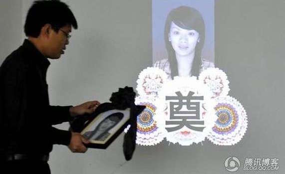 Đám cưới ai nấy đều khóc cạn nước mắt khi chú rể kết hôn với thi thể cô dâu - 11