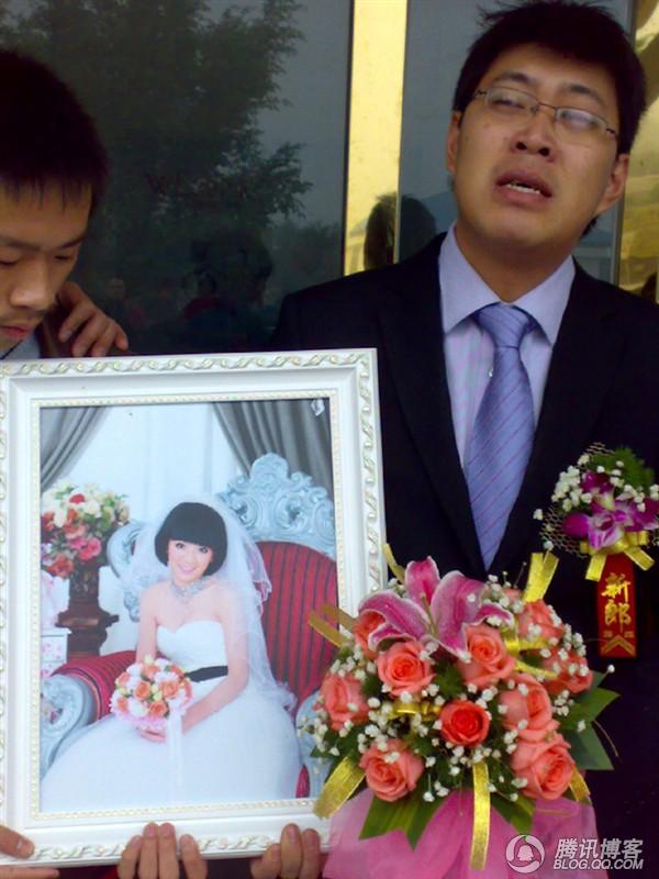 Đám cưới ai nấy đều khóc cạn nước mắt khi chú rể kết hôn với thi thể cô dâu - 5