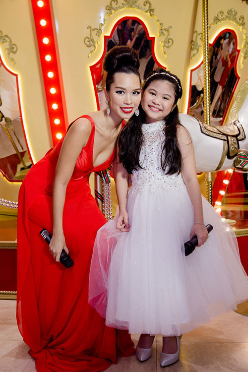 Có chồng yêu chiều, Hà Anh vẫn tất bật chạy show - 3