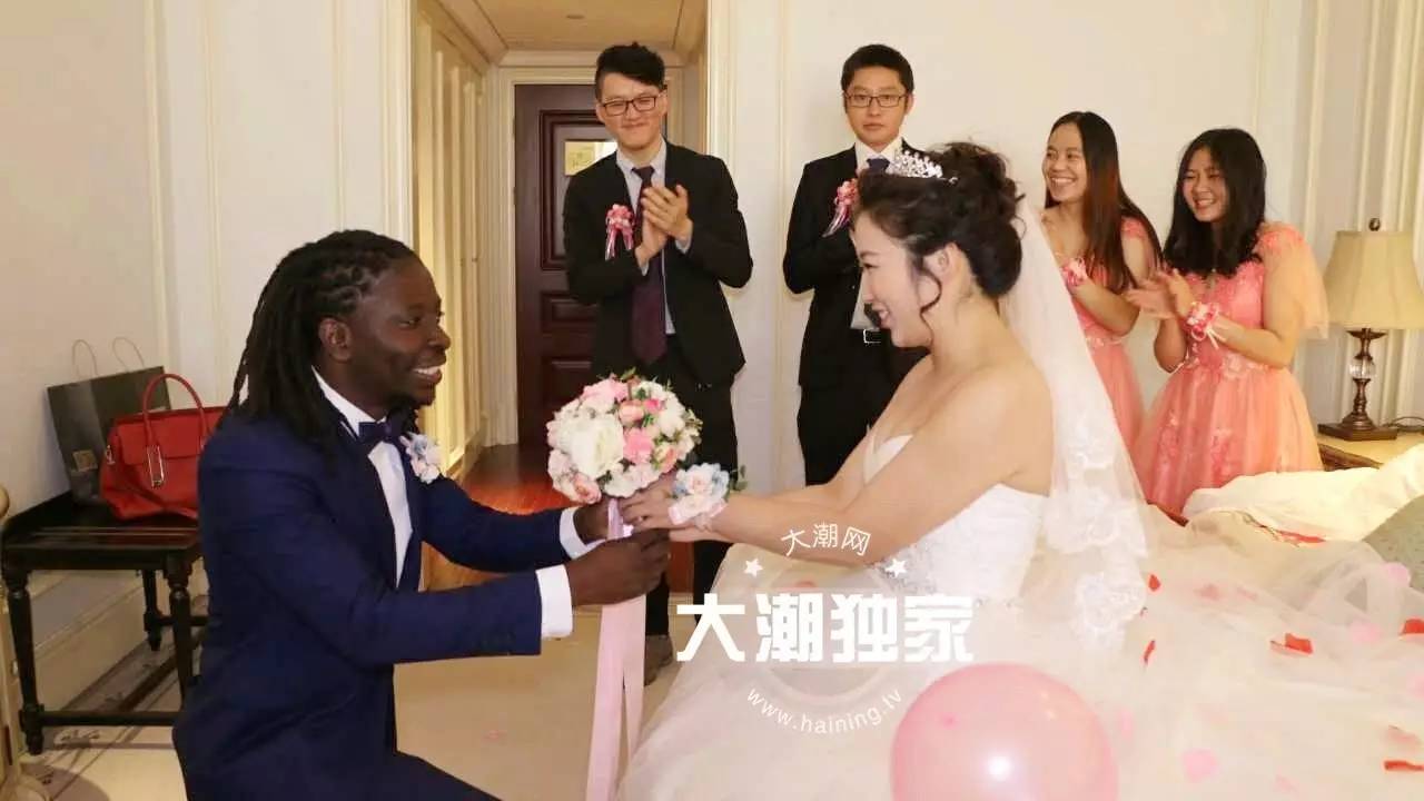 Cánh mày râu “suy sụp” khi thấy cô gái đẹp như hoa quyết lấy anh chồng kém sắc - 5