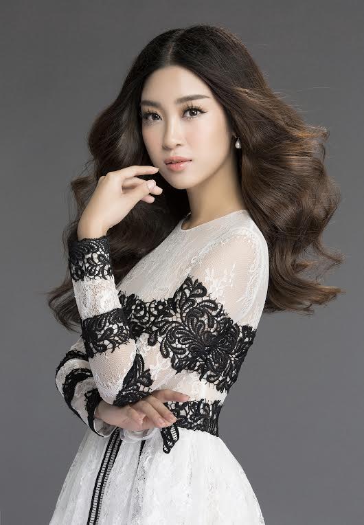 Hoa hậu Mỹ Linh cứ đẹp ngả đẹp nghiêng thế này, ai chả say đắm! - 1