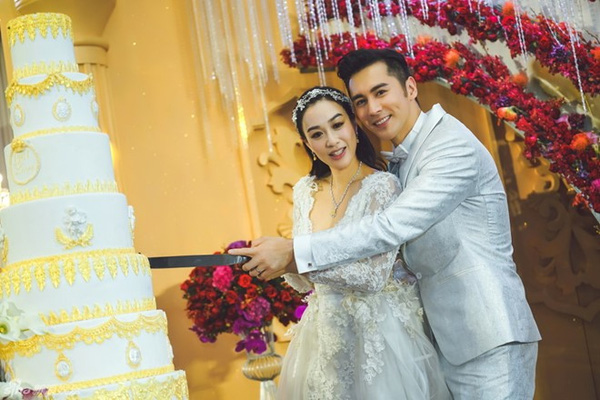 Người mẹ gốc Việt của Chung Lệ Đề lộ diện trong đám cưới lần 3 của con gái - 6