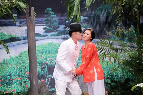 Ơn giời tập 2: Việt Trinh dùng gậy gỗ phang vào đầu Trường Giang - 16