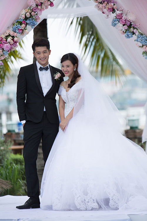 Bùi Anh Tuấn đẹp lấn át Harry Lu trong MV phim quot;4 năm, 2 chàng, 1 tình yêuquot; - 3