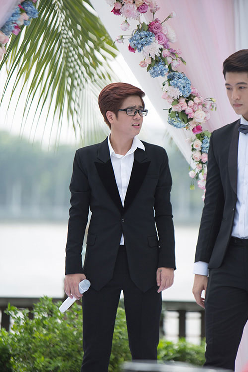 Bùi Anh Tuấn đẹp lấn át Harry Lu trong MV phim quot;4 năm, 2 chàng, 1 tình yêuquot; - 8