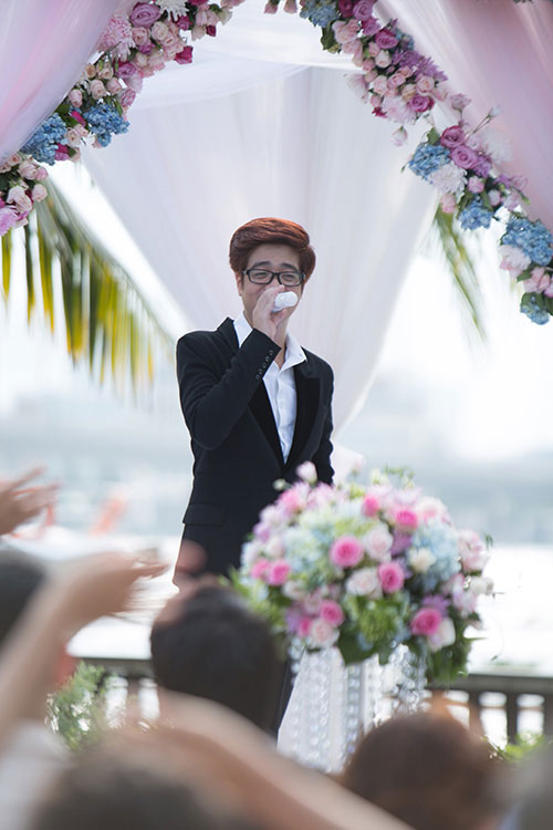 Bùi Anh Tuấn đẹp lấn át Harry Lu trong MV phim quot;4 năm, 2 chàng, 1 tình yêuquot; - 1