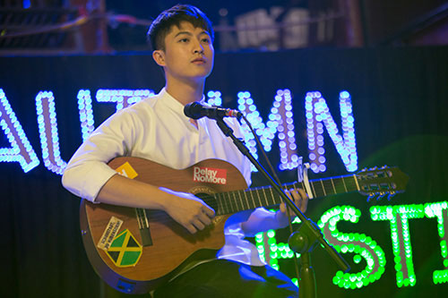 Bùi Anh Tuấn đẹp lấn át Harry Lu trong MV phim quot;4 năm, 2 chàng, 1 tình yêuquot; - 6