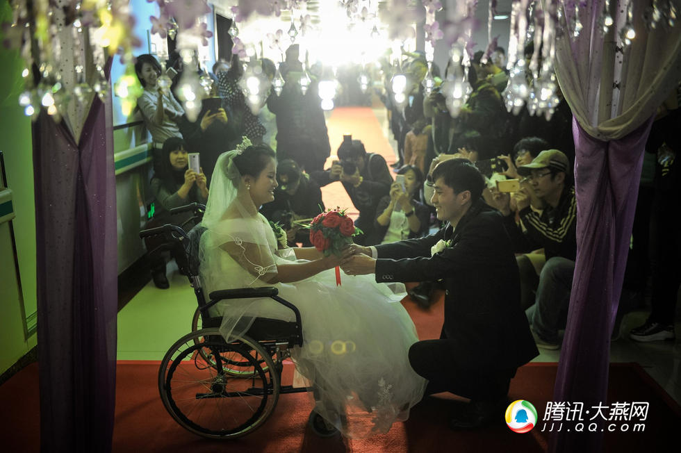 Đám cưới cô gái từng 20 lần gãy xương và người chồng vượt lên tất cả để yêu - 7