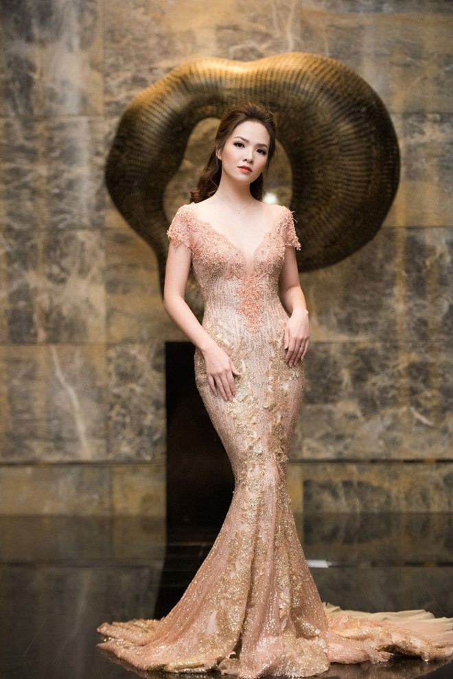 Sao Việt đẹp tuần qua: Không ngờ cũng có lúc Phạm Hương dịu dàng đến thế! - 8