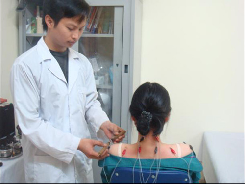 Gió lạnh, phụ nữ hở những điểm này là sẽ đau đầu ngay lập tức - 3