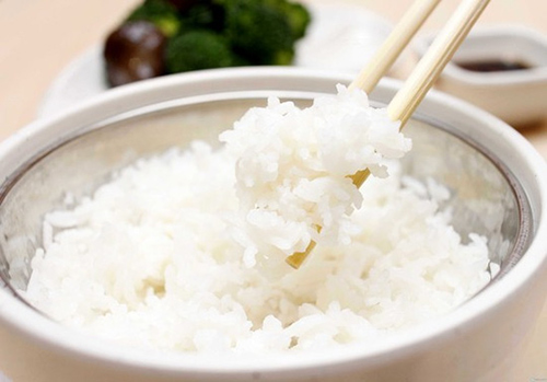 Nhiều chị em không biết mình vẫn nấu cơm sai cách! - 1