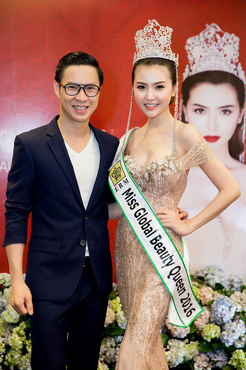 Ngọc Duyên khoe mẹ và em gái đáng yêu trong tiệc tri ân hoành tráng - 7