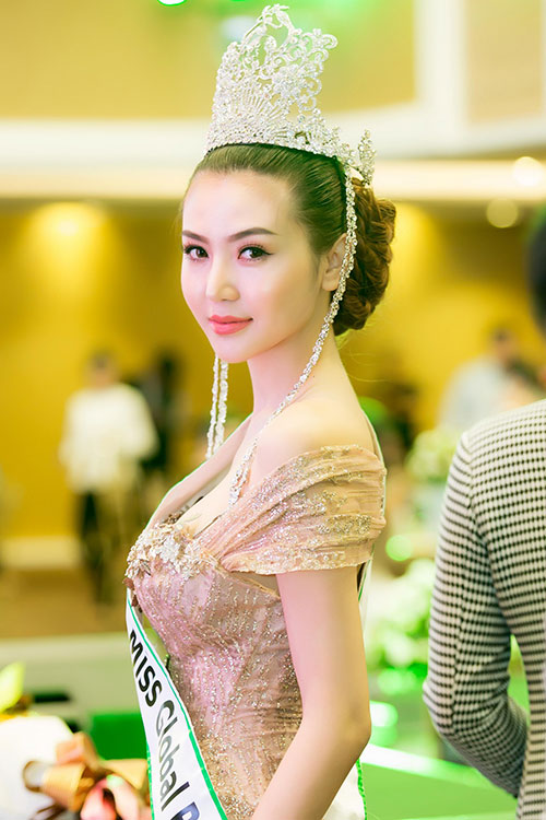 Ngọc Duyên khoe mẹ và em gái đáng yêu trong tiệc tri ân hoành tráng - 15