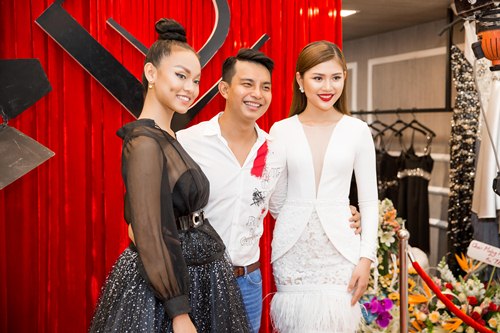 Ngọc Trinh đi xế sang được chị gái tháp tùng dự sự kiện - 16