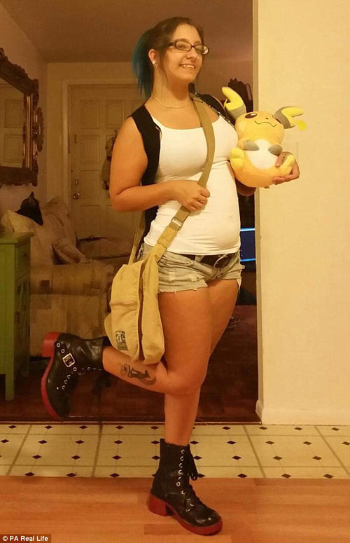 Ông bố bán nhà lấy tiền cho con gái... nâng ngực - 1