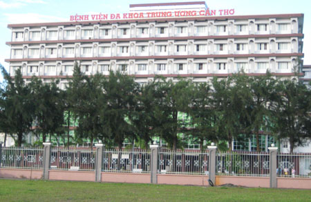 Tình tiết bất ngờ vụ nhân viên y tế tự cắt chân mình - 1