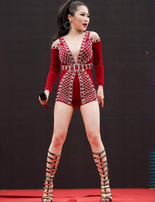 Hương Tràm quot;lột xácquot; 100% sau 4 năm đăng quang The Voice - 4