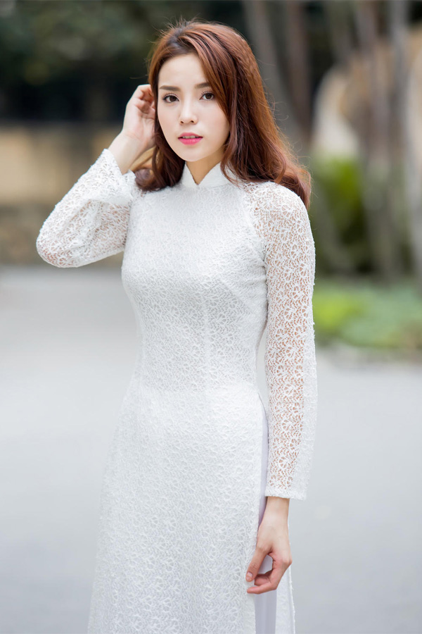 Chẳng cần đồ hiệu, Phạm Hương và Kỳ Duyên vẫn đẹp thoát tục với áo dài trắng - 4