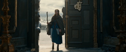 Choáng ngợp trước cảnh khiêu vũ kinh điển của quot;Người đẹp và Quái Vậtquot; - 2