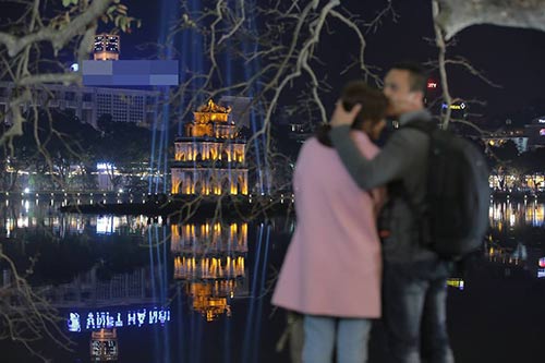 Những hình ảnh quot;ngọt như mía lùiquot; của BTV Hoàng Linh và người yêu mới - 5