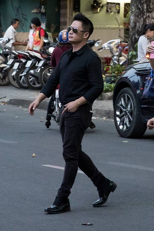 Vắng người yêu, Bằng Kiều lặng lẽ lang thang trên phố Sài thành - 4