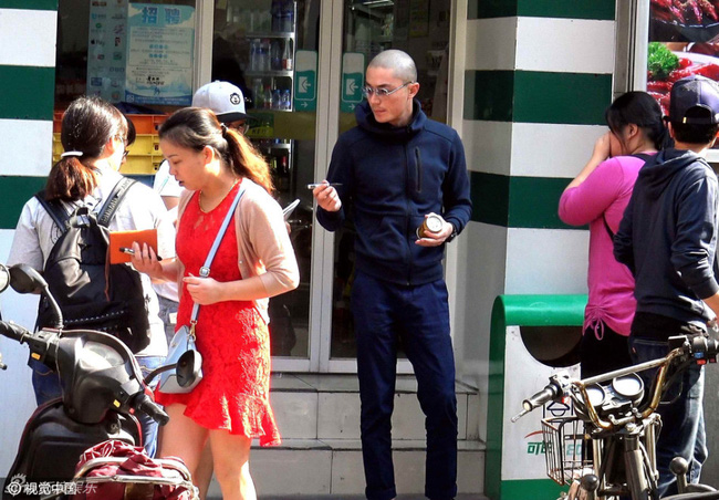 Bị đeo bám, Hoắc Kiến Hoa nổi giận: quot;Các người đã chụp đủ chưa?quot; - 2