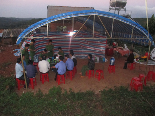 Chị chết, em nguy kịch sau khi ăn mì tôm - 1