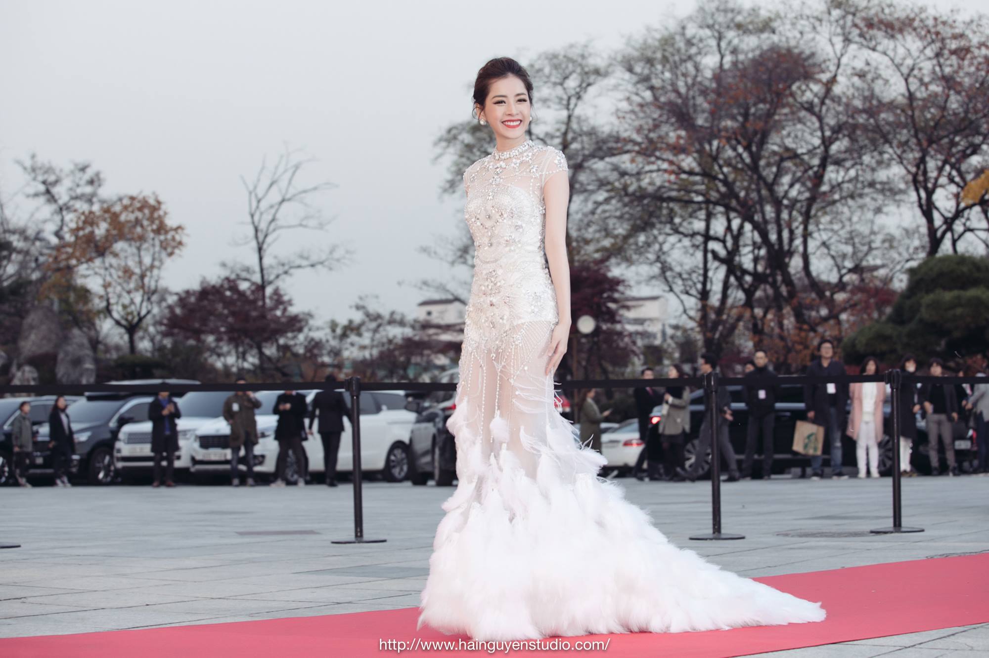 Chi Pu đánh bật dàn mỹ nhân xứ Hàn trên thảm đỏ Asia Artist Awards - 4