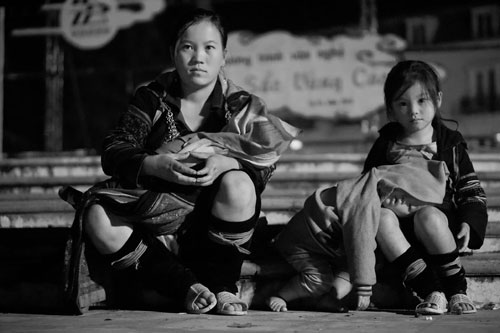 Đôi mắt trong veo của bé gái Sapa này sẽ thu hút bạn ngay từ bức ảnh đầu tiên - 4