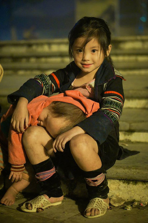 Đôi mắt trong veo của bé gái Sapa này sẽ thu hút bạn ngay từ bức ảnh đầu tiên - 3