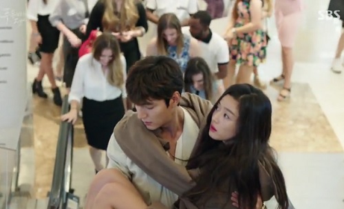 Huyền thoại biển xanh tập 1: Jeon Ji Hyun bị Lee Min Ho tống vào trại giam - 10