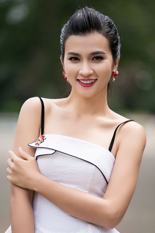 Kim Tuyến được sinh viên đặc biệt hâm mộ, kí quot;mỏi tayquot; tại sự kiện - 12