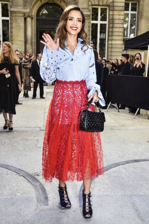 Park Shin Hye quot;bại trậnquot; khi đụng hàng với Jessica Alba - 2