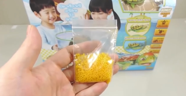 Thứ đồ chơi nguy hiểm cho trẻ: Hạt nhựa nở gây ung thư âm thầm trở lại - 2