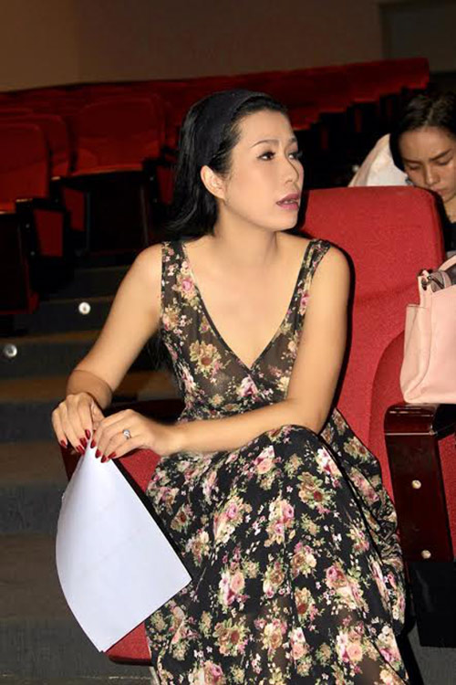 Hết lộng lẫy sang chảnh, Trịnh Kim Chi giản dị ăn cơm bình dân trong phòng tập - 2