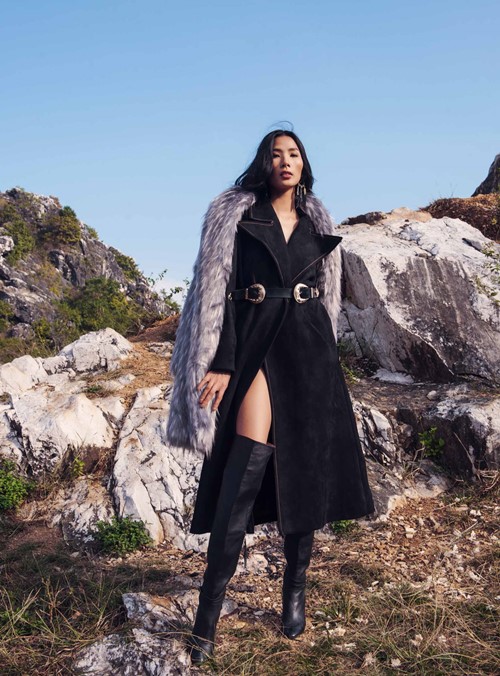 Hoàng Thuỳ tung ảnh nóng bỏng giữa tin đồn bị cấm diễn - 7