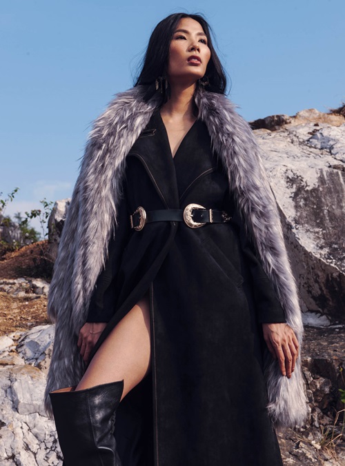 Hoàng Thuỳ tung ảnh nóng bỏng giữa tin đồn bị cấm diễn - 6