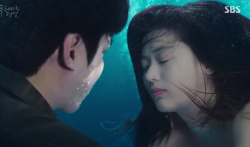 Huyền thoại biển xanh tập 2: Lee Min Ho và Jeon Ji Hyun có nụ hôn đại dương ướt át - 12