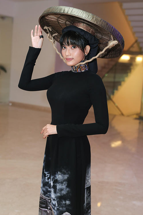 Trương Thị May thuyết phục thành công vợ chồng Lệ Quyên mua đấu giá tượng Phật - 2