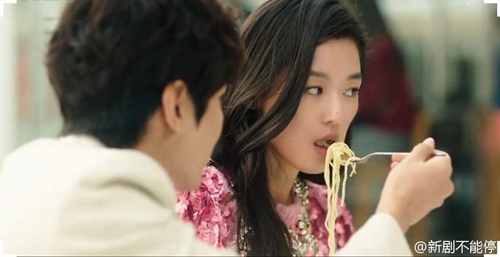 Vượt mặt “Hậu duệ mặt trời”, “Huyền thoại biển xanh” bị nghi là hàng đạo nhái - 3