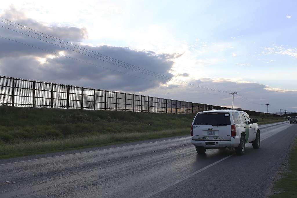 6 thay đổi của Donald Trump so với phát ngôn quot;bạoquot; lúc tranh cử - 5