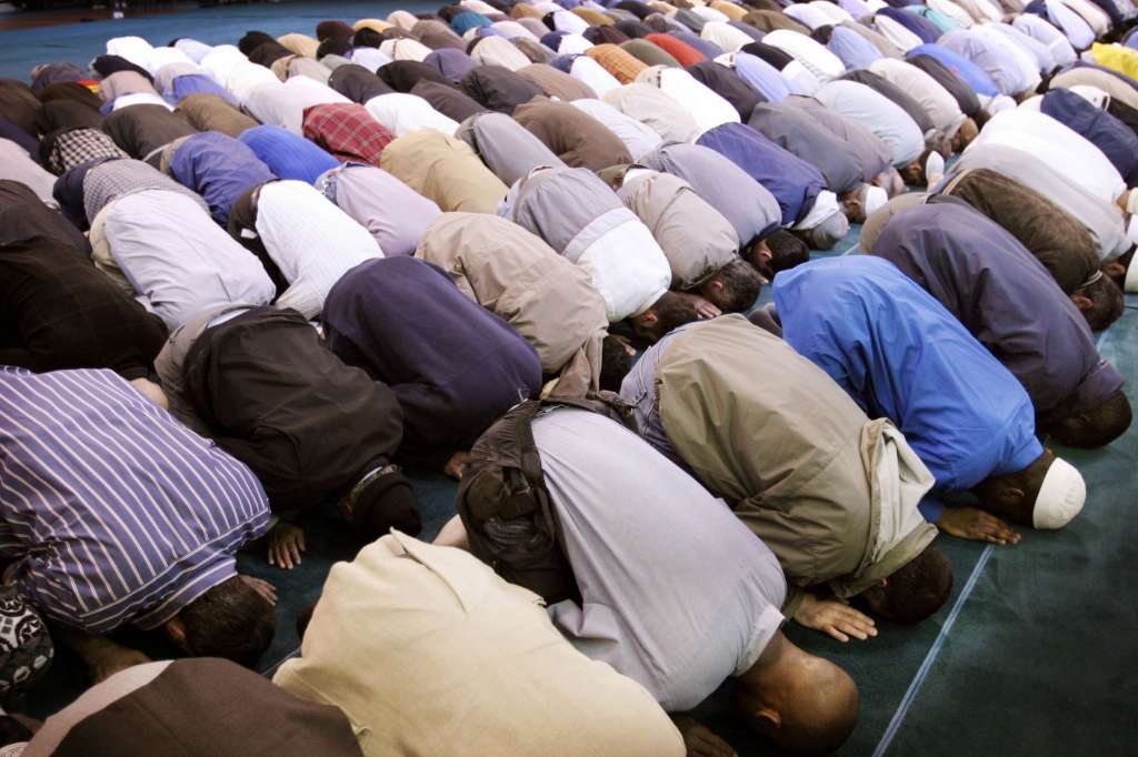 6 thay đổi của Donald Trump so với phát ngôn quot;bạoquot; lúc tranh cử - 6