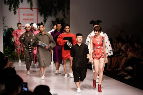 Bị ngộ độc thực phẩm, Thanh Hằng vẫn quot;cháyquot; hết mình - 9