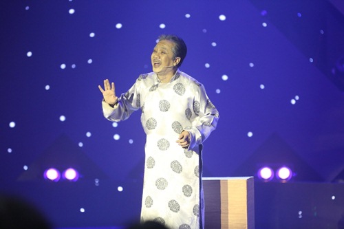 Đàm Vĩnh Hưng cắt phăng tóc của nữ thí sinh ngay trên sóng trực tiếp - 11